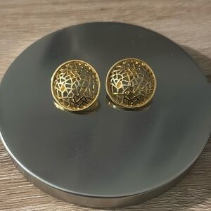 2 for $12 🎉 Gold Filigree Studded Earrings